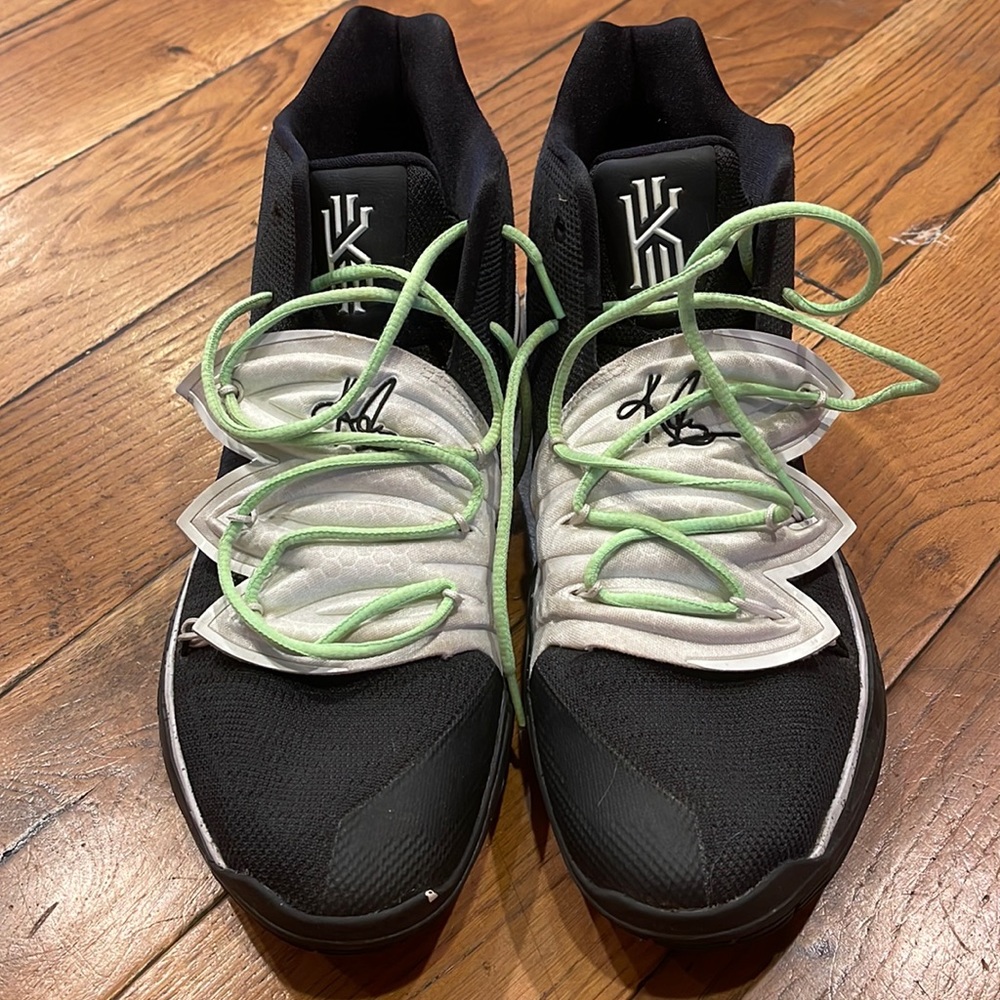 Nike basketball shoes size 14 Kyrie Irving
